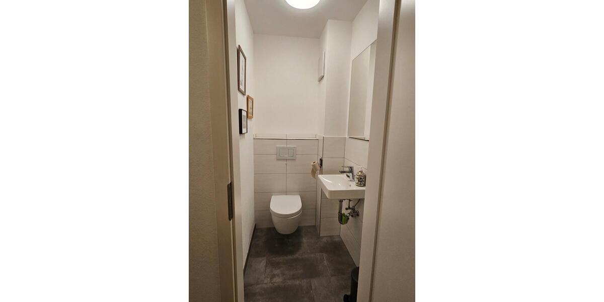 Erdgeschoßwohnung Übersee - 3 Zimmer, 100 m&sup2;, 2.300&euro; | Angebot:25756827