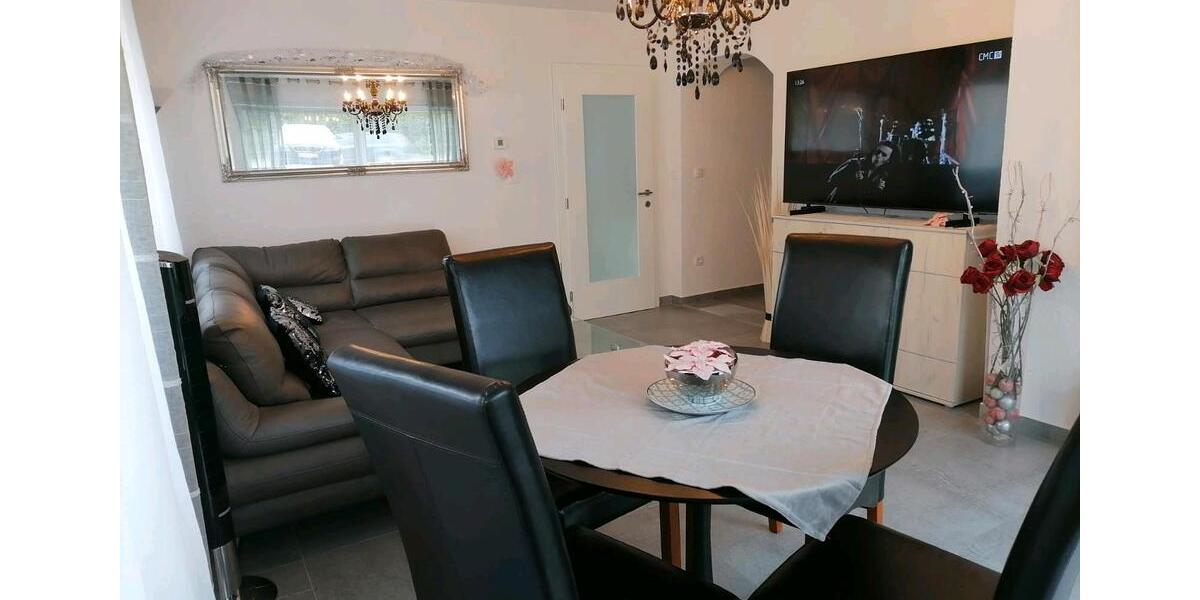 Einfamilienhaus Freilassing - 8 Zimmer, 350 m&sup2;, 430.000&euro; | Angebot:25363238