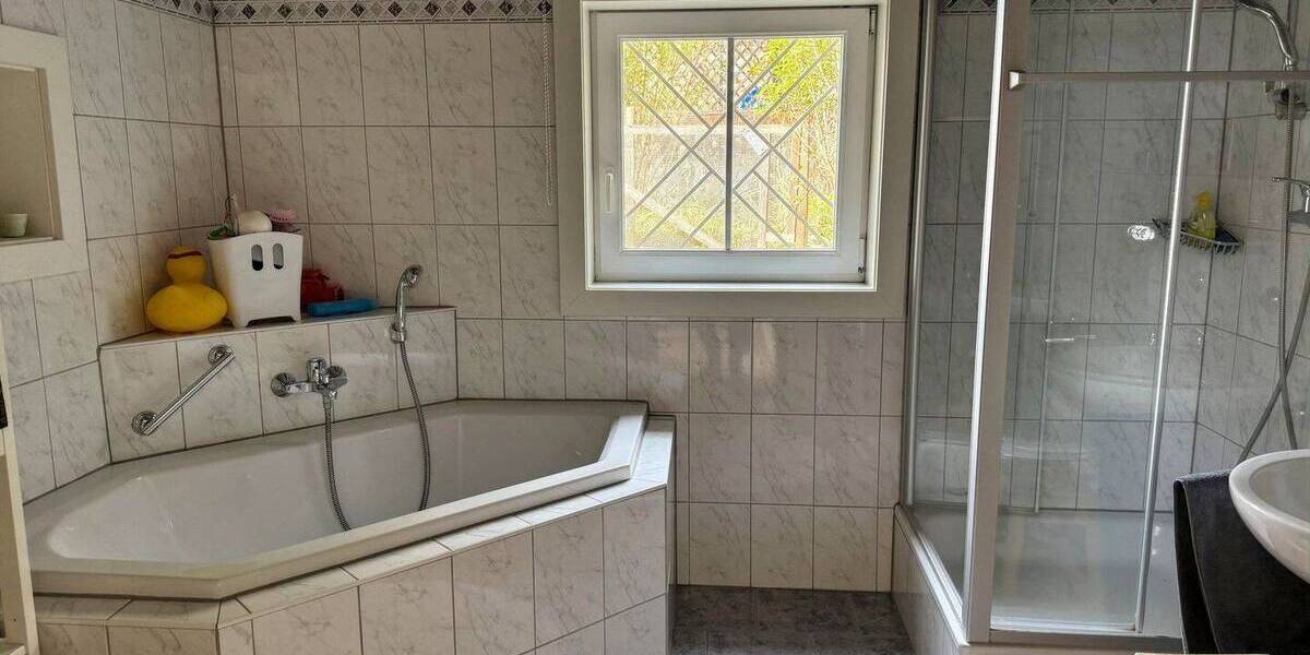 Einfamilienhaus Freilassing - 7 Zimmer, 150 m&sup2;, 675.000&euro; | Angebot:26704698