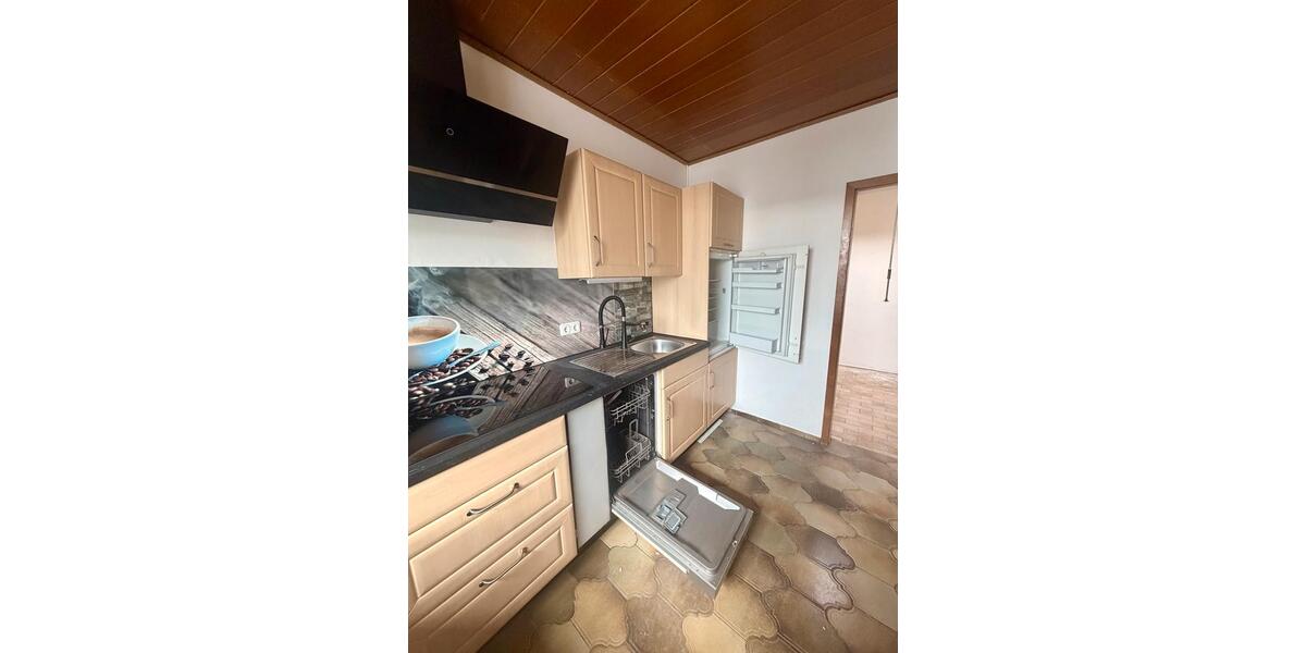 Etagenwohnung Freilassing - 6 Zimmer, 145 m&sup2;, 1.400&euro; | Angebot:27622493