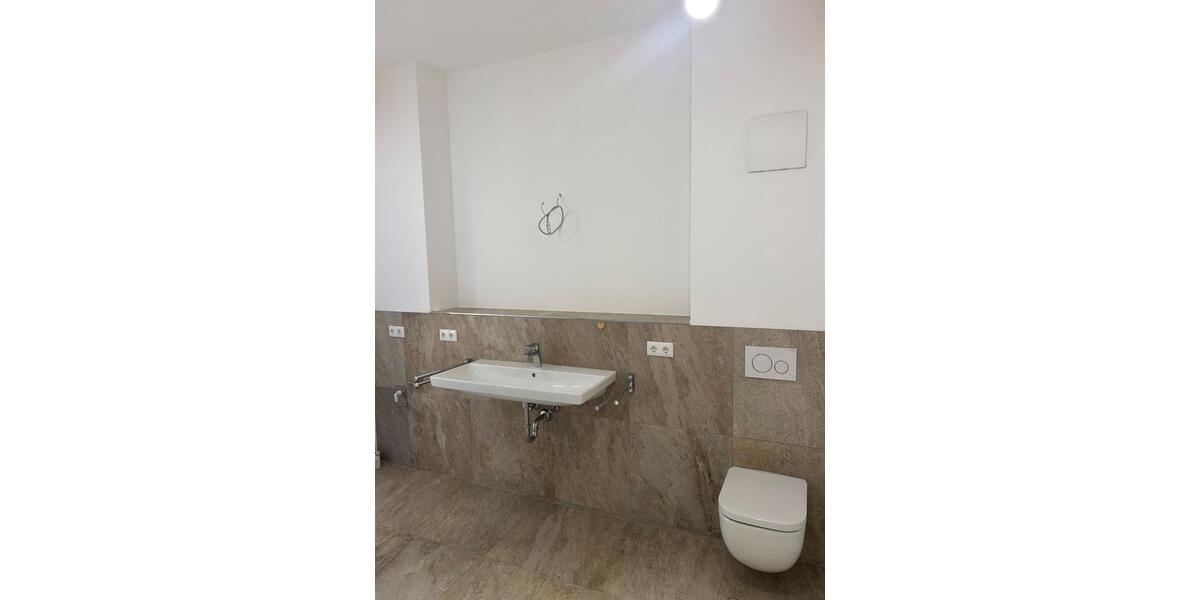 Dachgeschoßwohnung Rimsting - 4 Zimmer, 126 m&sup2;, 2.180&euro; | Angebot:25289066