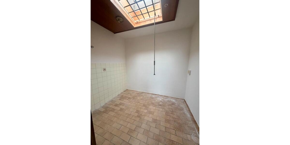 Etagenwohnung Freilassing - 6 Zimmer, 145 m&sup2;, 1.400&euro; | Angebot:27622493