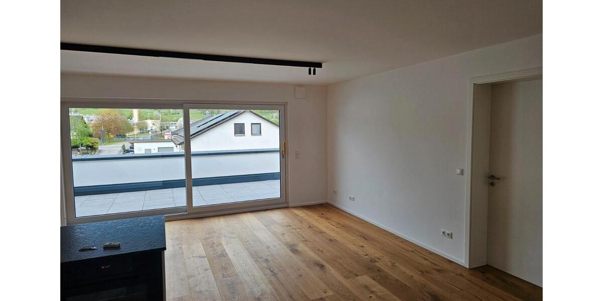 Einfamilienhaus Tittmoning - 3 Zimmer, 107 m&sup2;, 1.280&euro; | Angebot:27538177