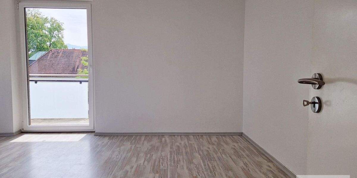 Etagenwohnung Freilassing - 4 Zimmer, 95 m&sup2;, 349.000&euro; | Angebot:25684057