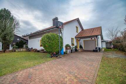 Haus Surheim Surheim - 5 Zimmer, 145 m&sup2;, 650.000&euro; | Angebot:25931952