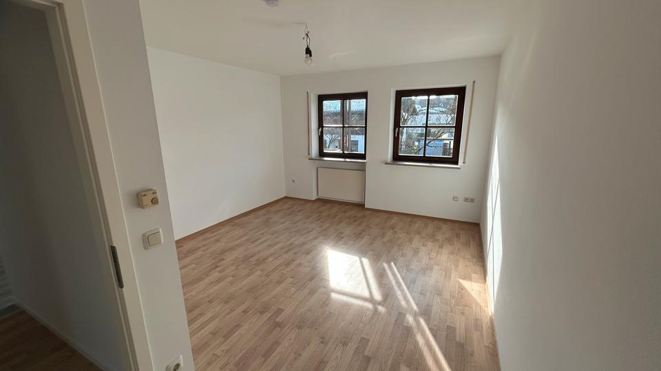 Etagenwohnung Traunreut Irsing - 2 Zimmer, 58 m&sup2;, 1.150&euro; | Angebot:24840834