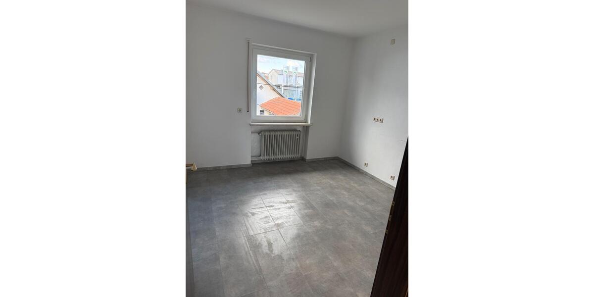 Etagenwohnung Garching an der Alz - 4 Zimmer, 98 m&sup2;, 900&euro; | Angebot:26030570