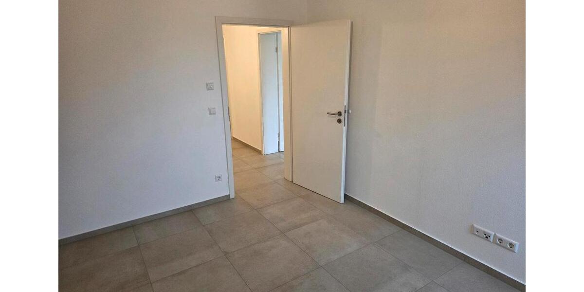 Erdgeschoßwohnung Traunstein - 3 Zimmer, 100 m&sup2;, 1.300&euro; | Angebot:27618369