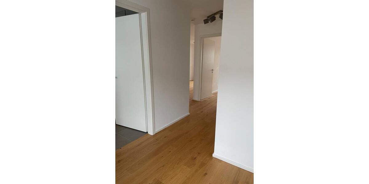 Etagenwohnung Freilassing - 2 Zimmer, 67 m&sup2;, 350.000&euro; | Angebot:25362942