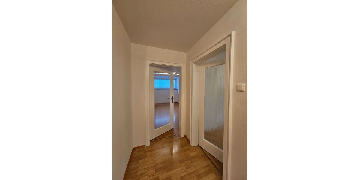 traumhafte Wohnung über den Dächern von Traunstein südwest - Dachgeschoßwohnung Traunstein Gemarkung Traunstein | Angebot:26014225