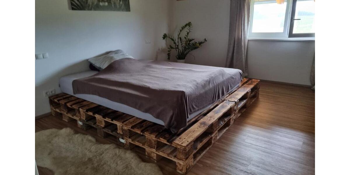 Dachgeschoßwohnung Saaldorf-Surheim Surheim - 3 Zimmer, 100 m&sup2;, 1.480&euro; | Angebot:27606385