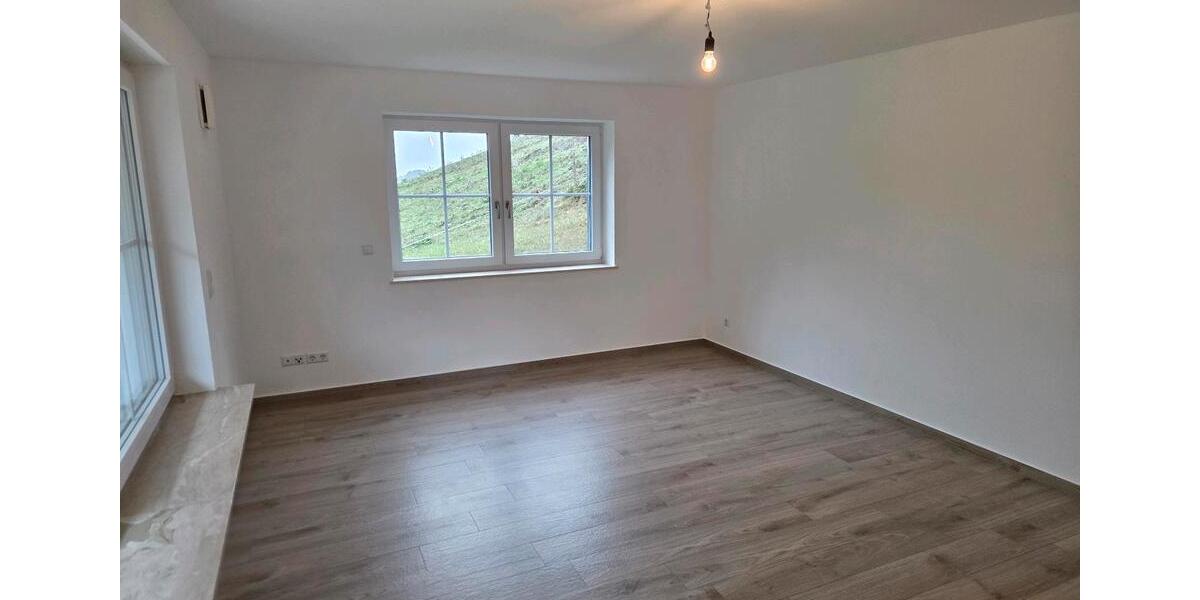 Erdgeschoßwohnung Traunstein - 3 Zimmer, 100 m&sup2;, 1.300&euro; | Angebot:27618369