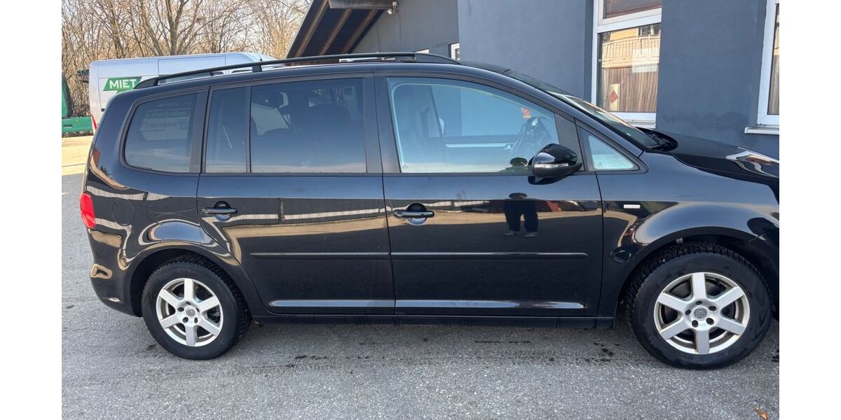 VW Touran 180.000 km 6.300 &euro; Vachendorf 83377