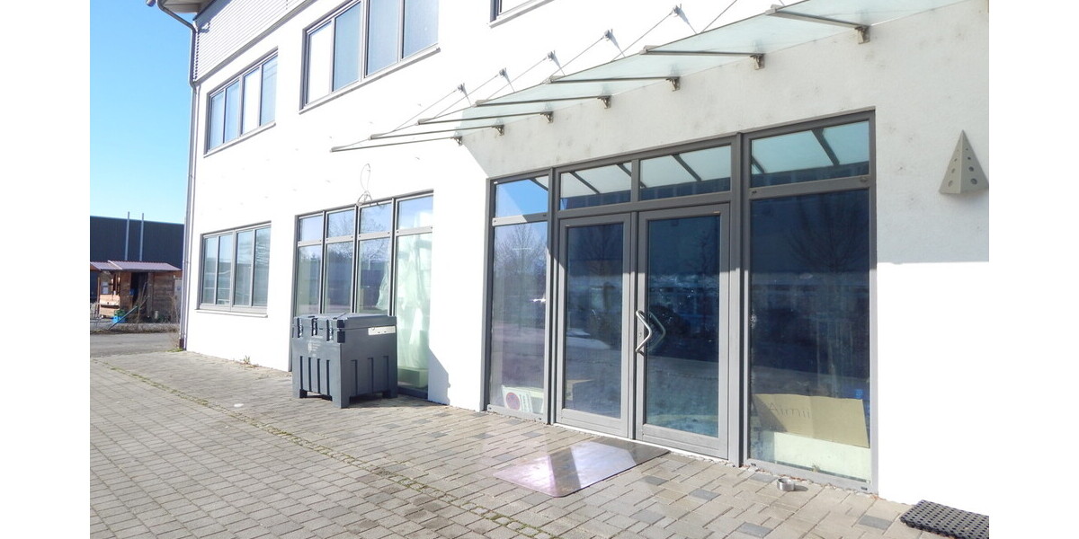 Ausstellungs- bzw. Lagerfläche im Erdgeschoss, mit Büroräumen im 1. OG - in 83395 Freilassing - Gewerbeobjekt Freilassing Freilassing | Angebot:20538048