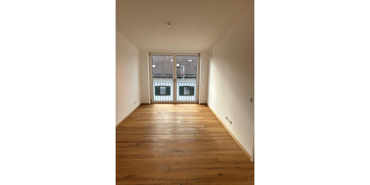 Dachgeschoßwohnung Rimsting - 4 Zimmer, 126 m&sup2;, 2.180&euro; | Angebot:25289066