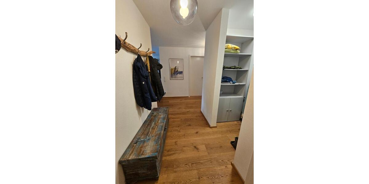 Erdgeschoßwohnung Übersee - 3 Zimmer, 100 m&sup2;, 2.300&euro; | Angebot:25756827