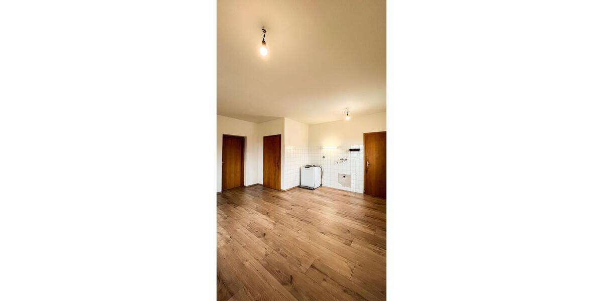 Etagenwohnung Saaldorf-Surheim Surheim - 3 Zimmer, 95 m&sup2;, 1.800&euro; | Angebot:25332250