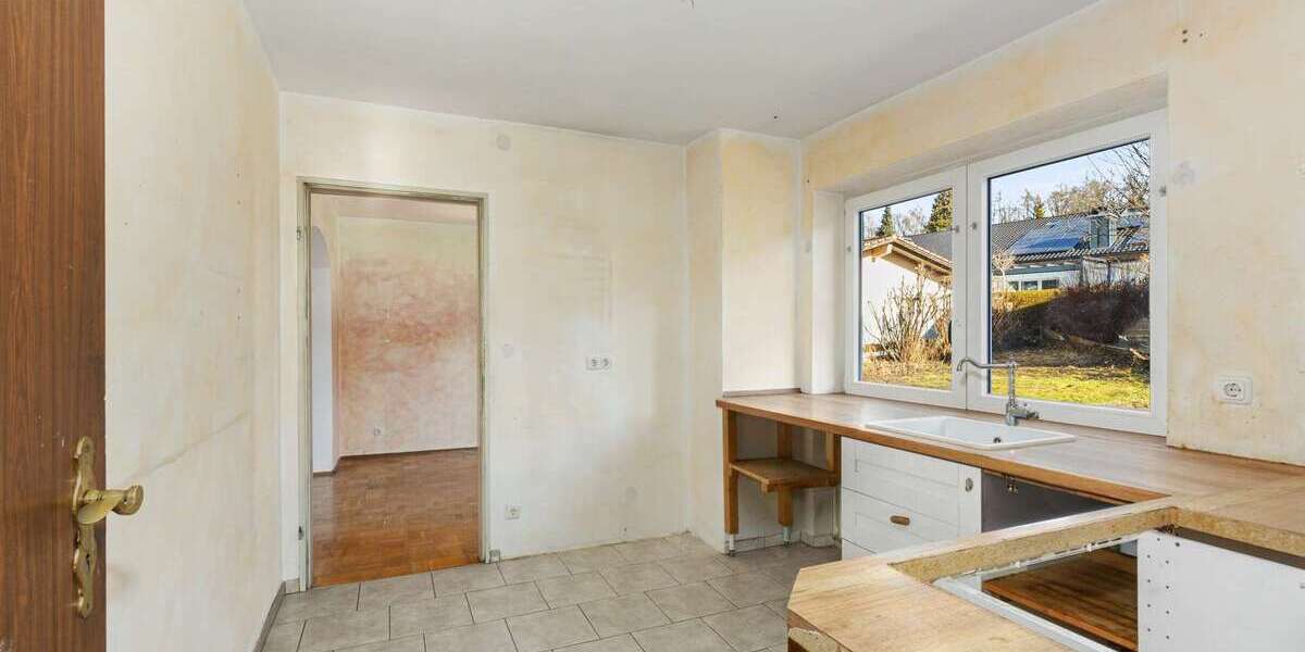 Sanierungsbedürftiges EFH mit separatem KG-Zugang | Ideal für Wohnen und Arbeiten unter einem Dach - Einfamilienhaus Grabenstätt | Angebot:25927881