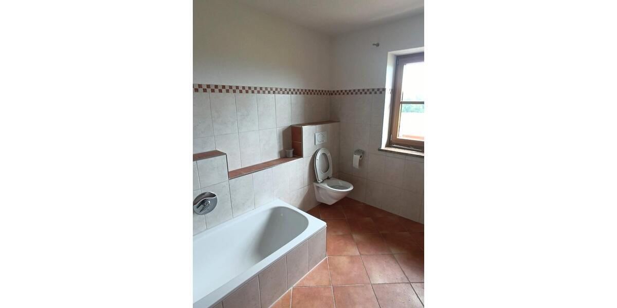 Etagenwohnung Waging am See Fisching - 4 Zimmer, 136 m&sup2;, 1.600&euro; | Angebot:25992260