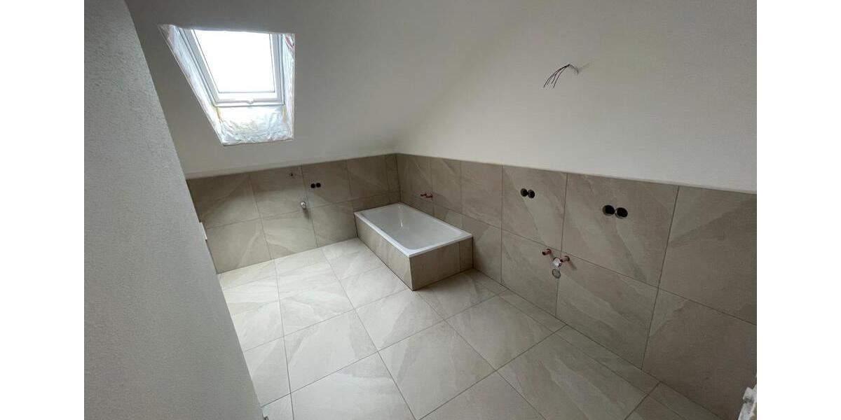 Dachgeschoßwohnung Waging am See Fisching - 4 Zimmer, 119 m&sup2;, 1.610&euro; | Angebot:27550255