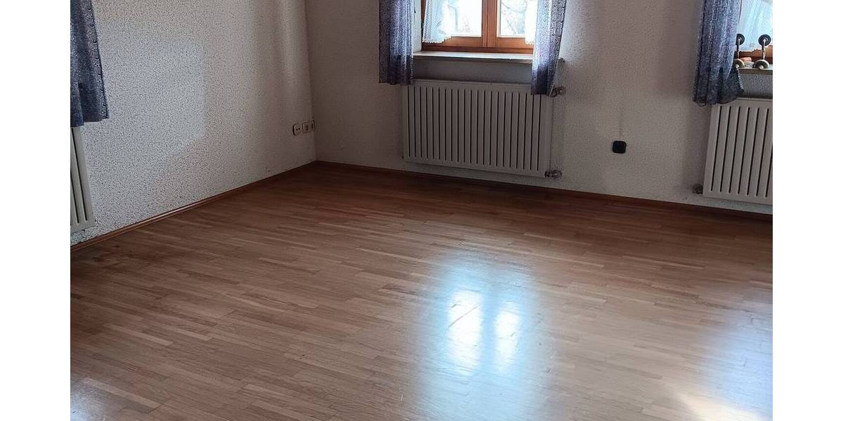 Etagenwohnung Kirchweidach - 3 Zimmer, 120 m&sup2;, 890&euro; | Angebot:25667649