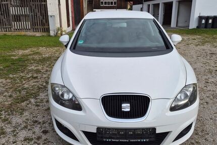 Seat Leon 143.118 km 3.499 &euro; Unterwössen 83246