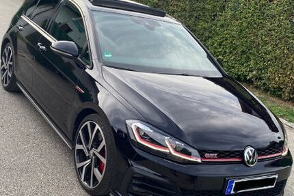 VW Golf 103.800 km 23.990 &euro; Grassau 83224