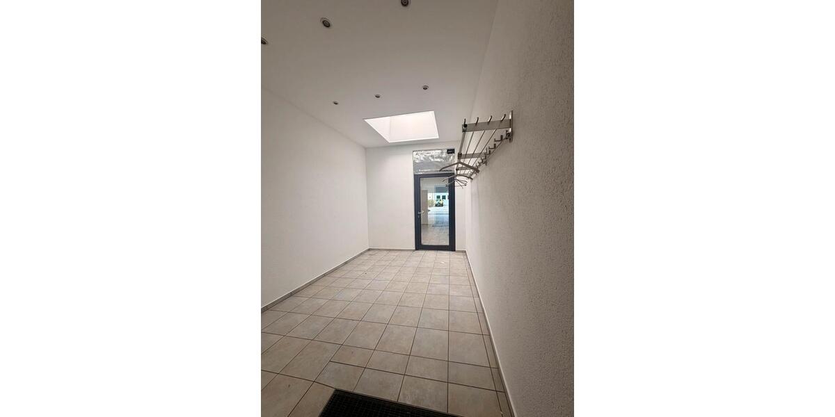Etagenwohnung Freilassing - 6 Zimmer, 145 m&sup2;, 1.400&euro; | Angebot:27622493
