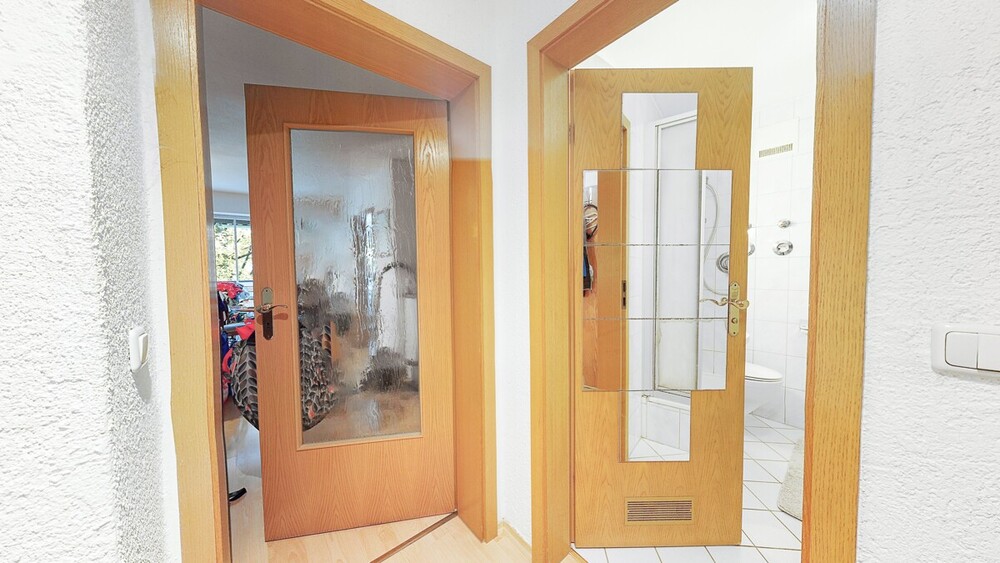 Vermietete und gepflegte 2-Zimmer-Wohnung mit Balkon in Freilassing zu verkaufen! - Etagenwohnung Freilassing Freilassing | Angebot:24584620