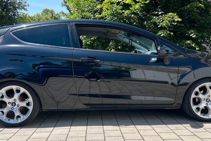 Ford Fiesta 246.839 km 4.400 &euro; Traunstein 83278