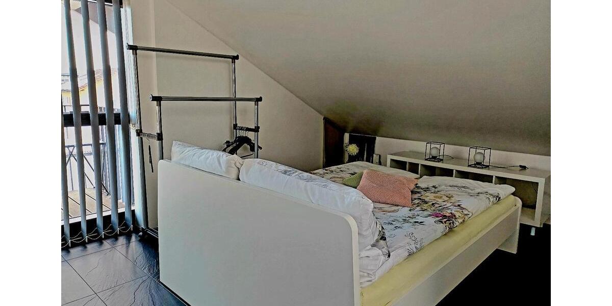 Dachgeschoßwohnung Traunreut Irsing - 1 Zimmer, 54 m&sup2;, 1.000&euro; | Angebot:25659028