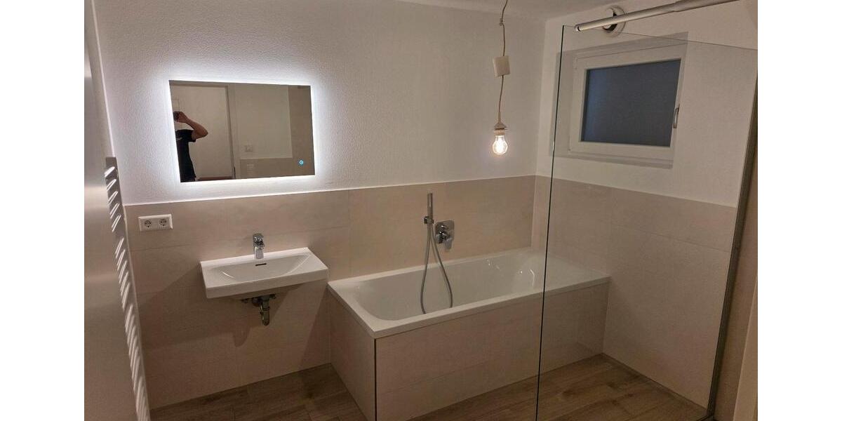 Erdgeschoßwohnung Traunstein - 3 Zimmer, 100 m&sup2;, 1.300&euro; | Angebot:27618369