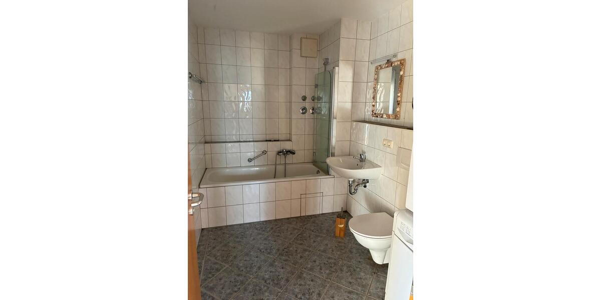 Etagenwohnung Traunreut Irsing - 3 Zimmer, 79 m&sup2;, 1.050&euro; | Angebot:27609798