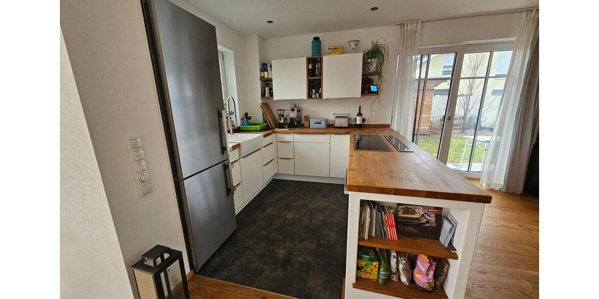 Erdgeschoßwohnung Übersee - 3 Zimmer, 100 m&sup2;, 2.300&euro; | Angebot:25756827