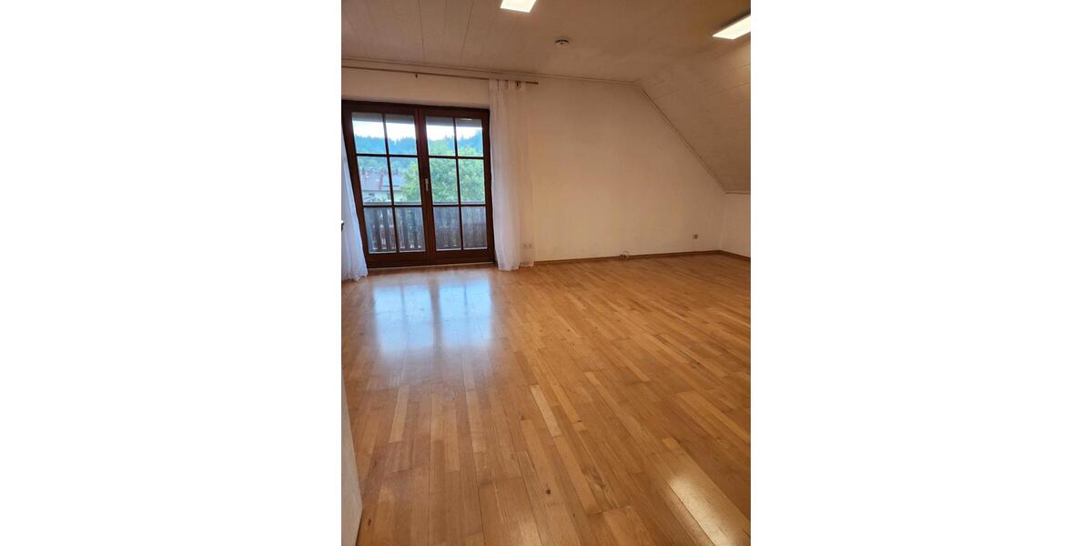 Etagenwohnung Trostberg - 3 Zimmer, 72 m&sup2;, 830&euro; | Angebot:26604812