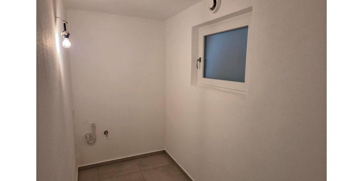Erdgeschoßwohnung Traunstein - 3 Zimmer, 100 m&sup2;, 1.300&euro; | Angebot:27618369