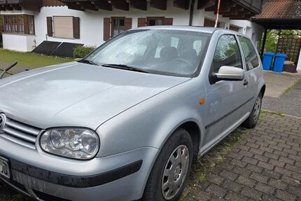 VW Golf 211.500 km 999 &euro; Surheim 83416