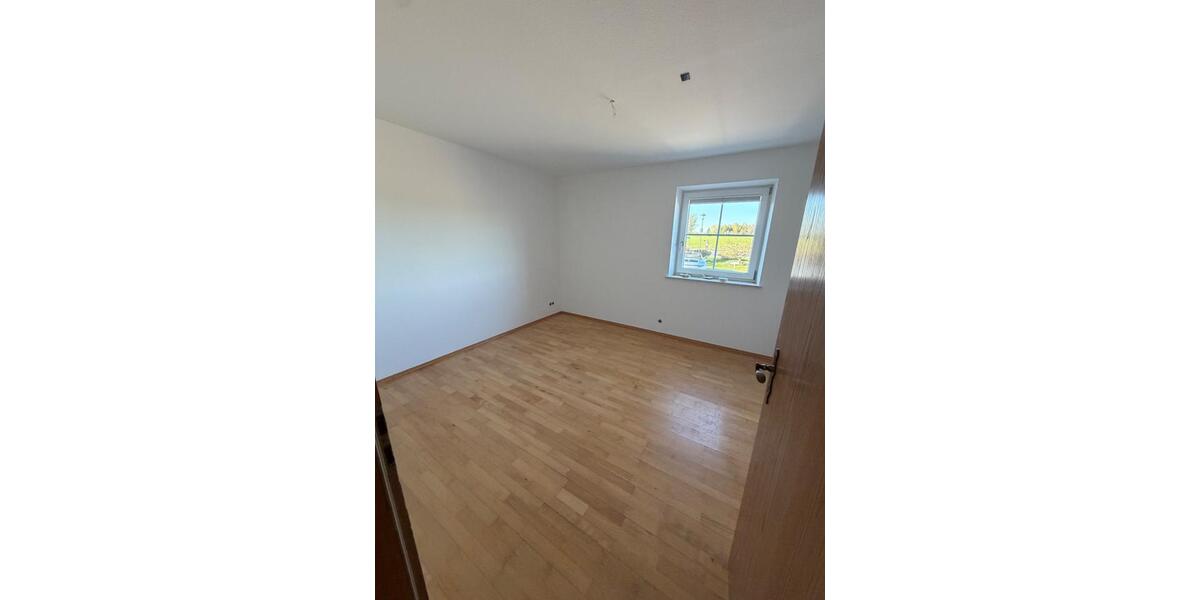 Erdgeschoßwohnung Chieming - 2 Zimmer, 65 m&sup2;, 1.070&euro; | Angebot:26635820