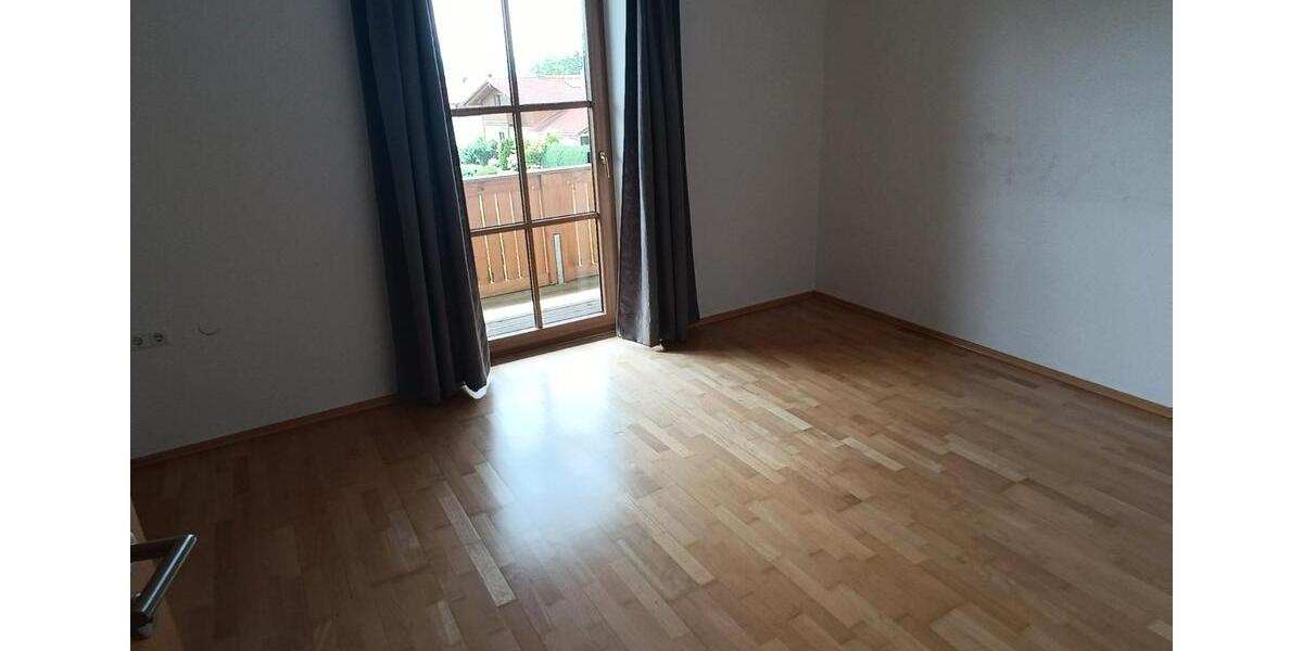 Etagenwohnung Waging am See Fisching - 4 Zimmer, 136 m&sup2;, 1.600&euro; | Angebot:25992260