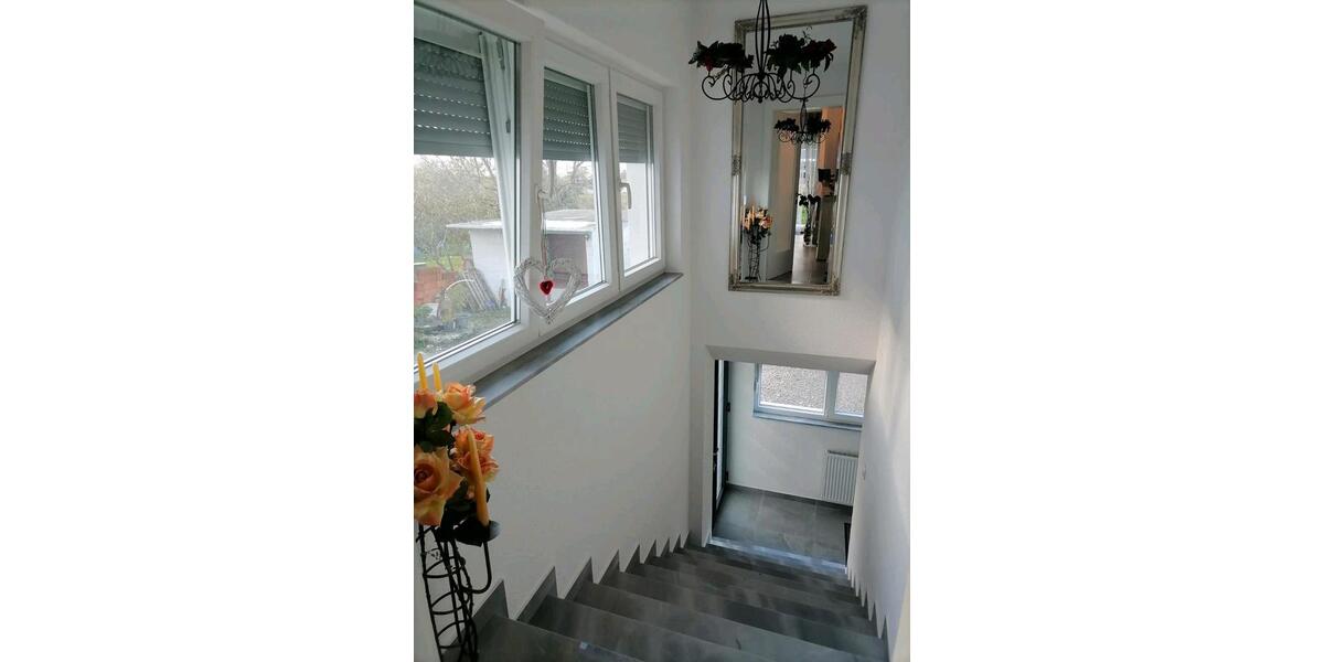 Einfamilienhaus Freilassing - 8 Zimmer, 350 m&sup2;, 430.000&euro; | Angebot:25363238