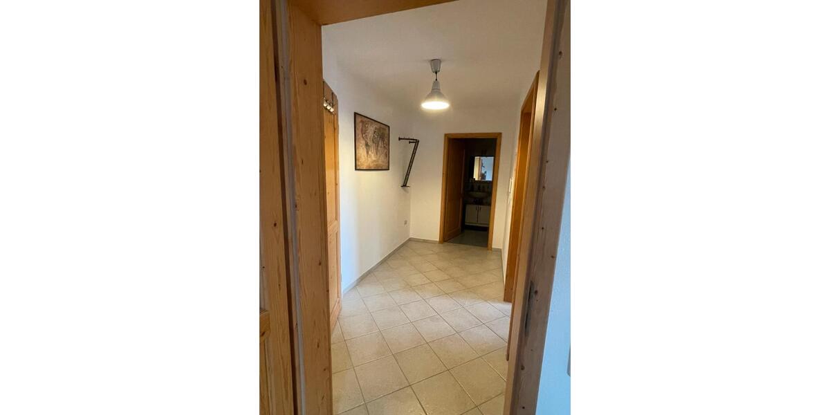 Dachgeschoßwohnung Bad Endorf - 2 Zimmer, 85 m&sup2;, 990&euro; | Angebot:25641072
