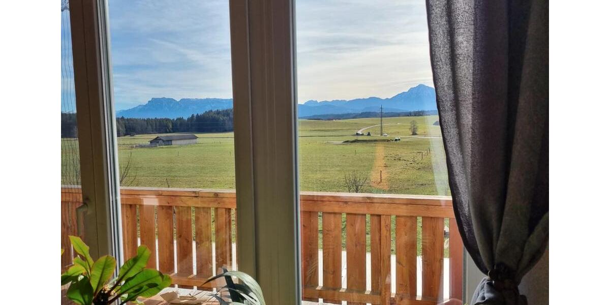 Dachgeschoßwohnung Saaldorf-Surheim Surheim - 3 Zimmer, 100 m&sup2;, 1.480&euro; | Angebot:27606385