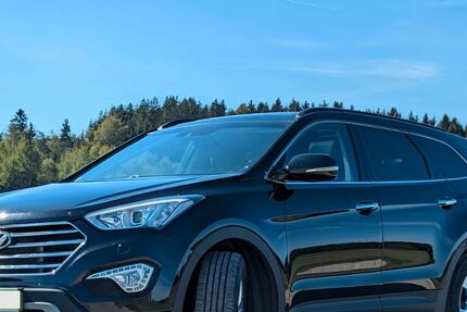 Hyundai Grand Santa Fe 177.000 km 12.999 &euro; Laufen 83410
