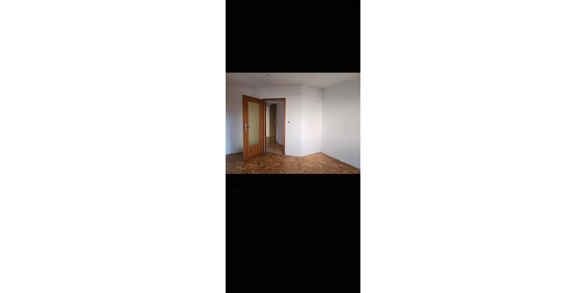Erdgeschoßwohnung Traunreut St. Georgen - 3 Zimmer, 107 m&sup2;, 1.049&euro; | Angebot:27621587