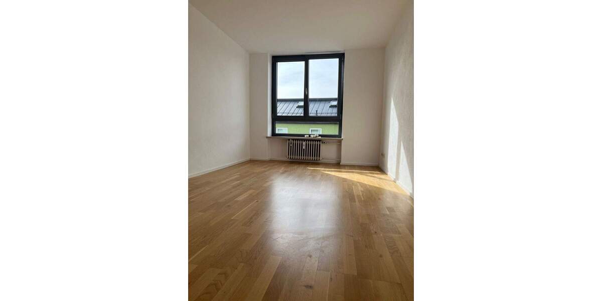Etagenwohnung Traunstein Gemarkung Traunstein - 3 Zimmer, 92 m&sup2;, 1.090&euro; | Angebot:25696727