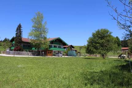 Haus Siegsdorf - 10 Zimmer, 350 m&sup2;, 1.690.000&euro; | Angebot:20765468