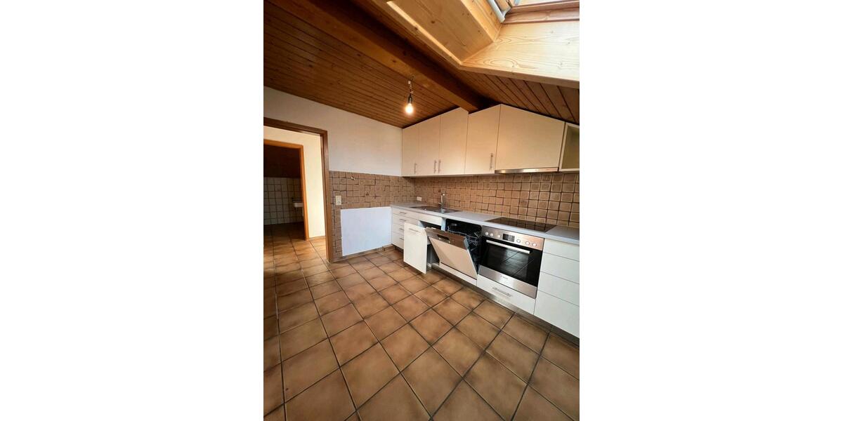 Dachgeschoßwohnung Trostberg - 2 Zimmer, 77 m&sup2;, 750&euro; | Angebot:25965969