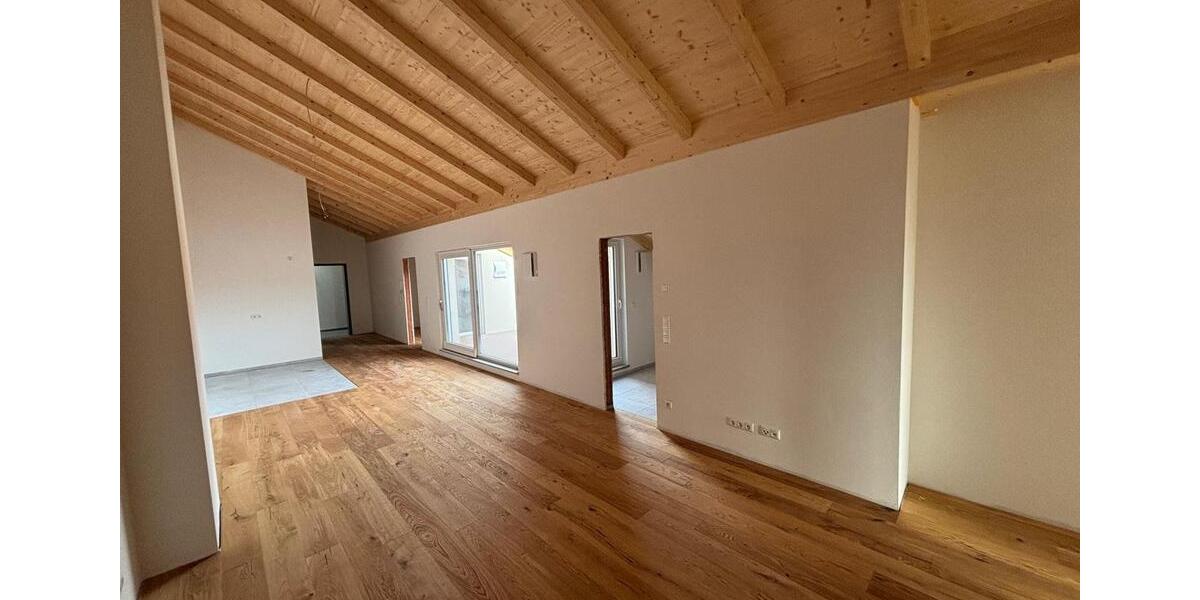 Dachgeschoßwohnung Feichten an der Alz - 4 Zimmer, 106 m&sup2;, 1.387&euro; | Angebot:24215253