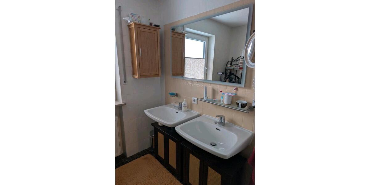 Etagenwohnung Chieming - 3 Zimmer, 100 m&sup2;, 1.125&euro; | Angebot:25129181