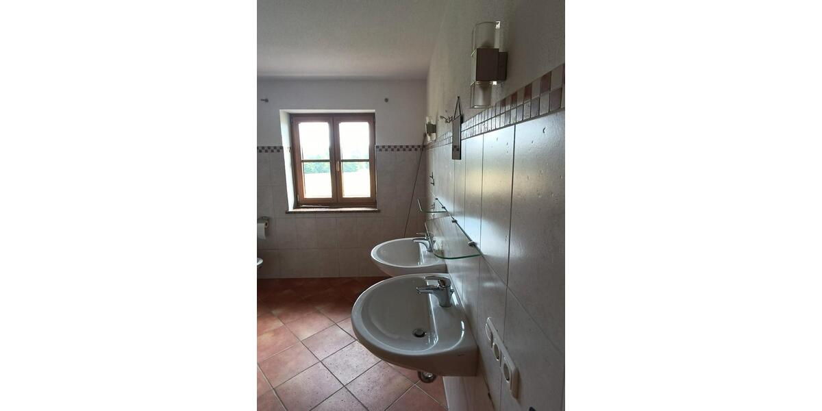 Etagenwohnung Waging am See Fisching - 4 Zimmer, 136 m&sup2;, 1.600&euro; | Angebot:25992260